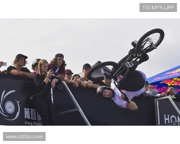 南京极限运动队与深圳极限运动队赛后复盘分析比赛节奏与战术对比