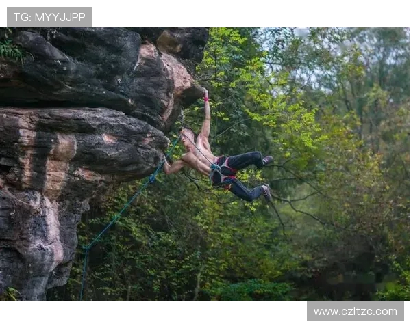 西安极限运动队在世界攀岩锦标赛中以71分领先其他队伍